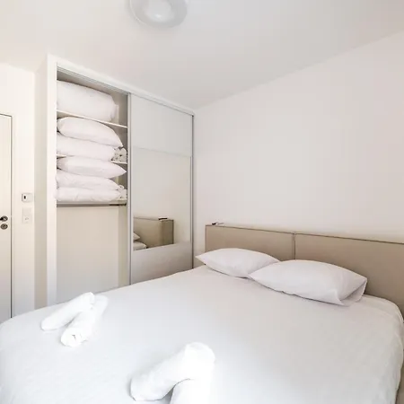 De Charme Ii 2br Monaco *